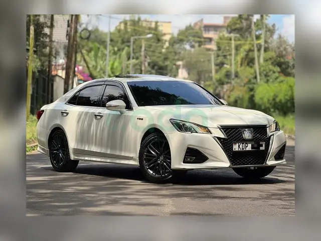 2017 Toyota Crown Athlete 2.5 Hybrid