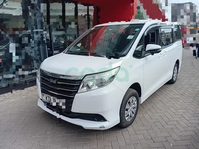2016 Toyota Noah 2.0 2WD 8-Seater — photo 1 of 10