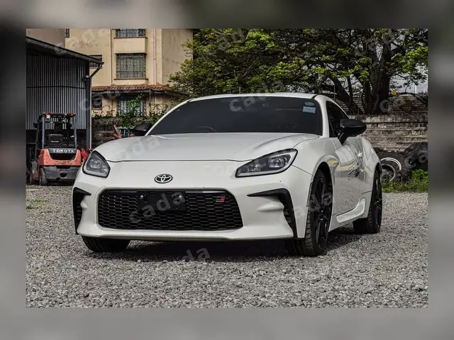 2017 Toyota 86 2.0 Boxer — photo 1 of 10