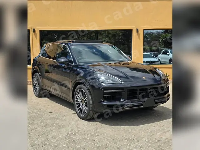 2020 Porsche Cayenne Turbo — photo 1 of 18