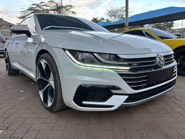 2019 Volkswagen Arteon 2.0 TSI R-Line 4MOTION — photo 1 of 10